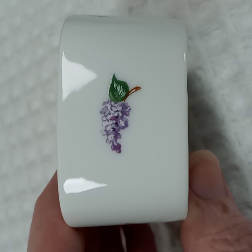 1990 Heritage House "Love Songs To Remember" Gail Magram Lilac Artwork Music Box - Picture 6 of 14